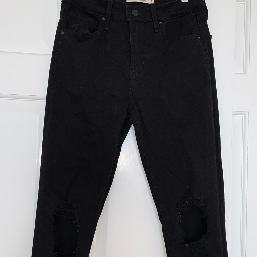 Levi’s High Rise Ripped Skinny Jeans - Picture 2 of 5